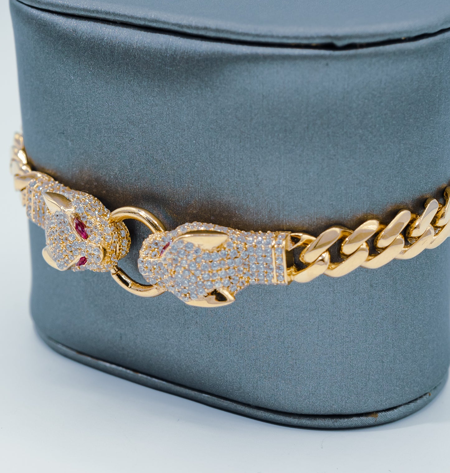 14k bracelet choker 
Lion by GDO
