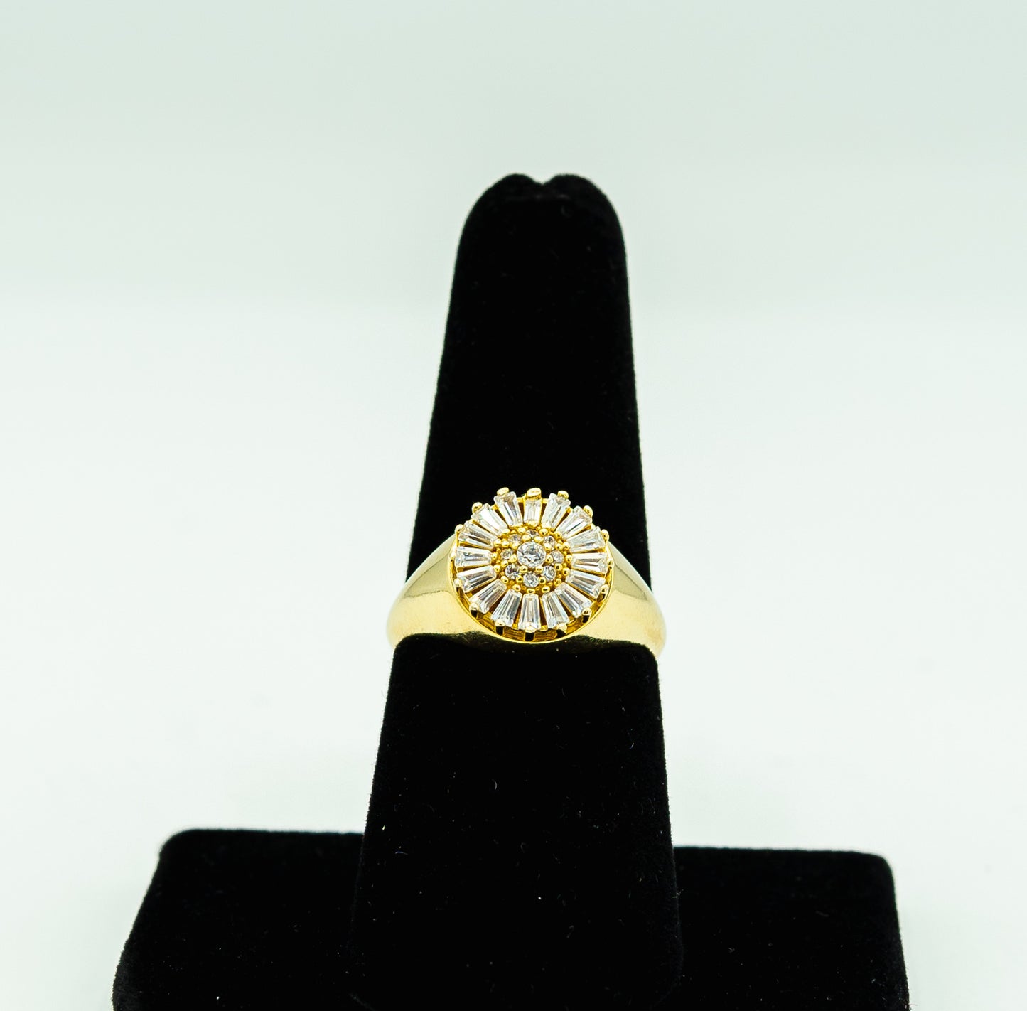 14k flower type ring by GDO