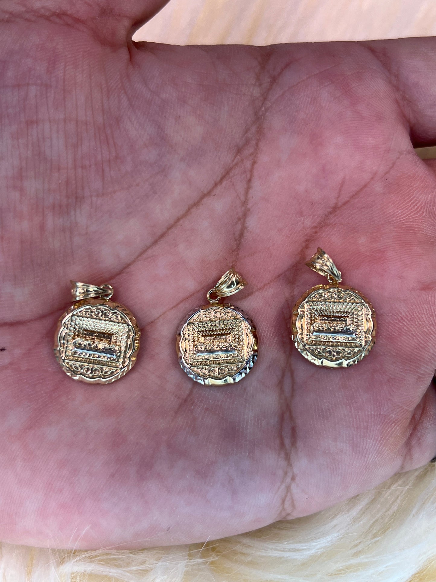 14 K LAST SÚPER LITTLE PENDANT FREE CHAIN by GD• - Gold Drip Jewelry