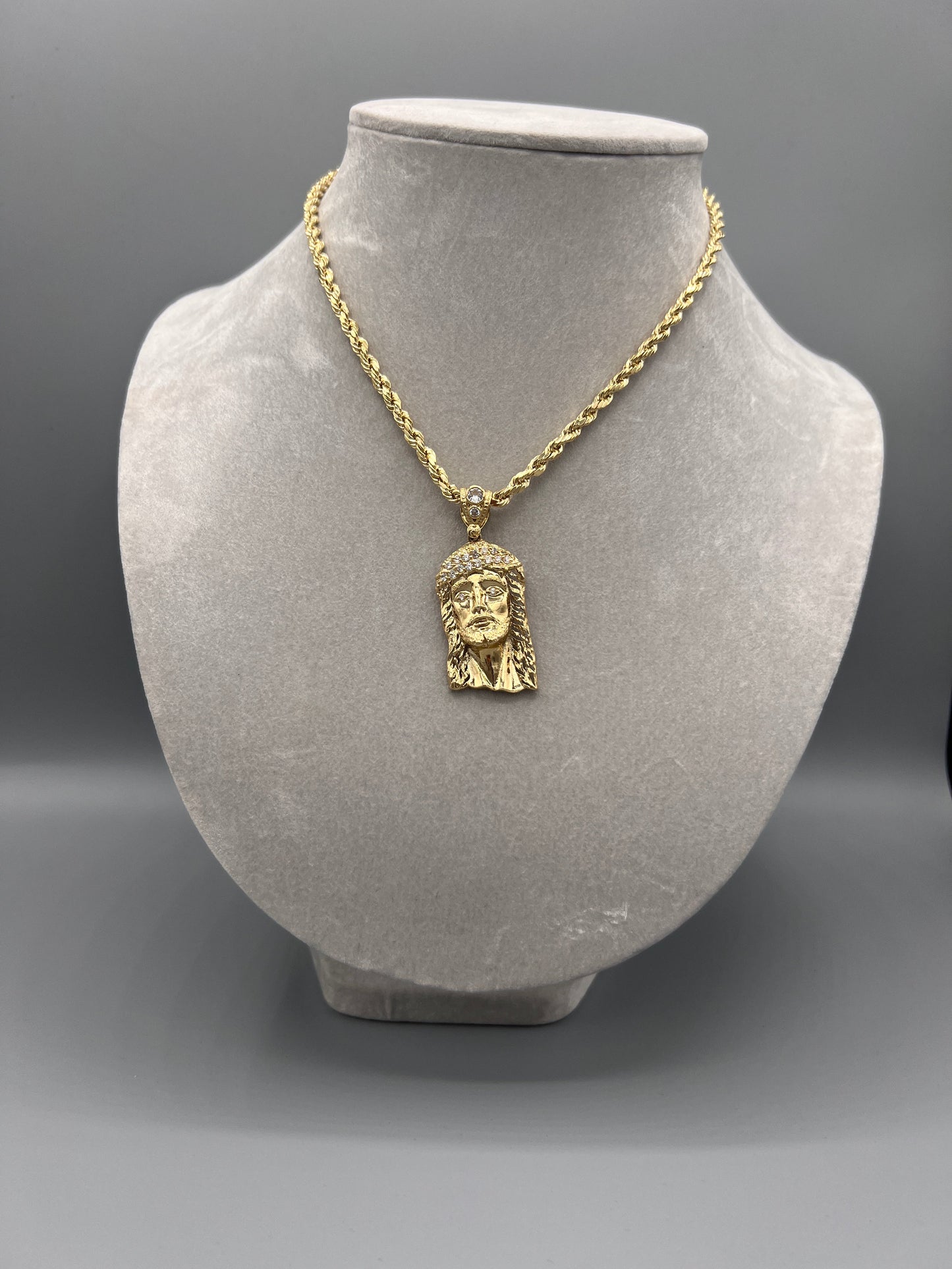 14K Jesus Face Pendant With Rope Chain